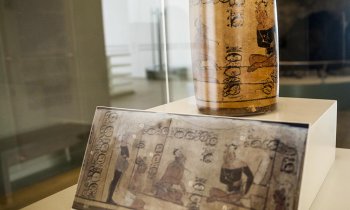 Conoce el legado de las vasijas, la cerámica maya escrita